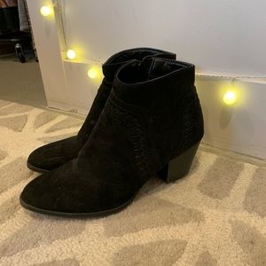 Black heeled boots